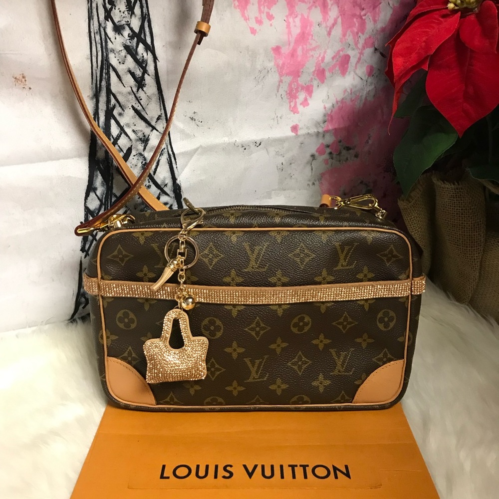 ✅Authentic Louis Vuitton Crossbody